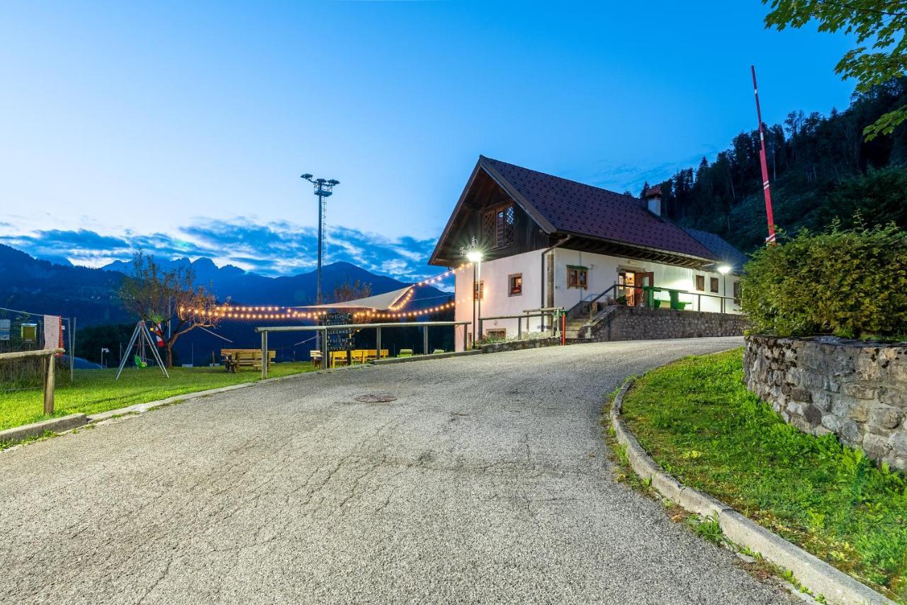 Camping & Caravan Zoncolan Ovaro Bagian luar foto