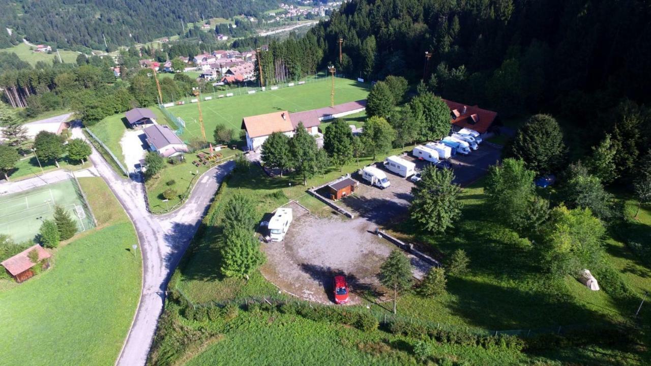 Camping & Caravan Zoncolan Ovaro Bagian luar foto